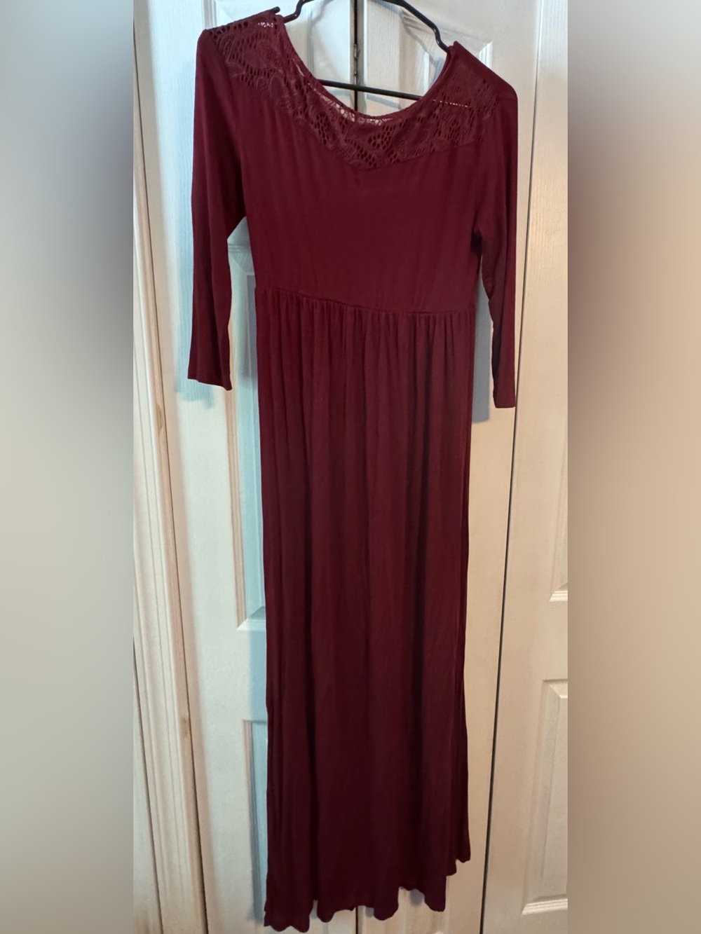 Women’s Long Sleeve Maxi Dress in Burgundy